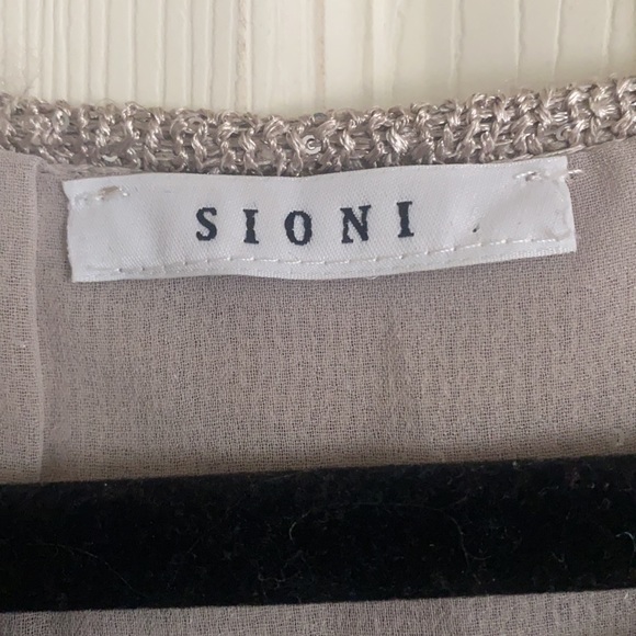 Knitted sequin sweater with ruffle underlay - Picture 3 of 3